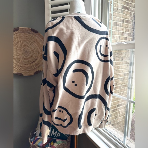 WILD FABLE Smiley Face Cream Pullover - Picture 4 of 10